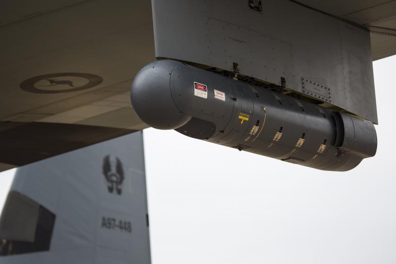 Litening pod C-130J RAAF [Commonwealth of Australia, Department of Defence/CPL David Said]